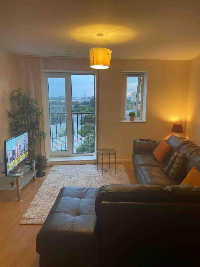 3 Bedroom Beautiful Apartment Manchester Exterior photo