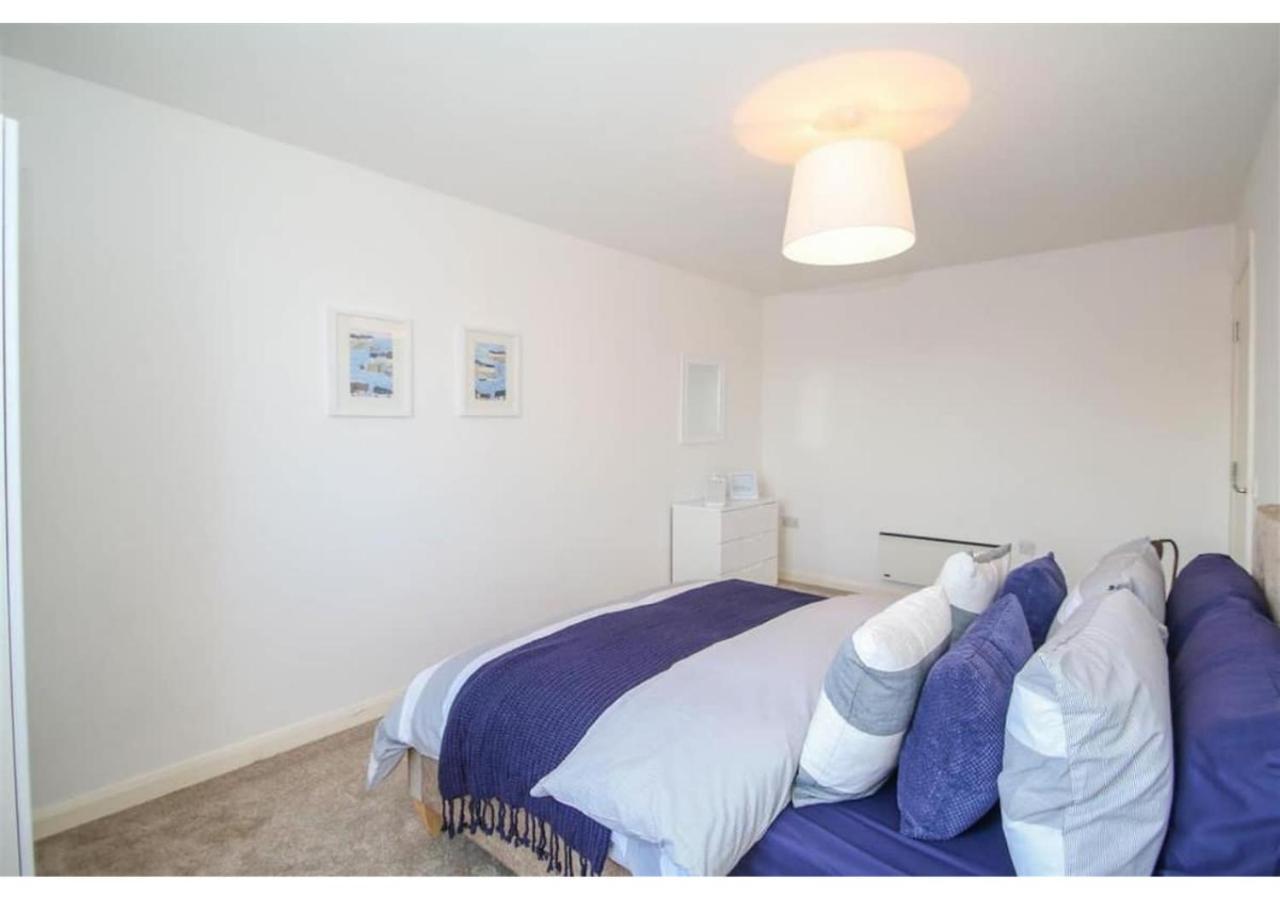 3 Bedroom Beautiful Apartment Manchester Exterior photo
